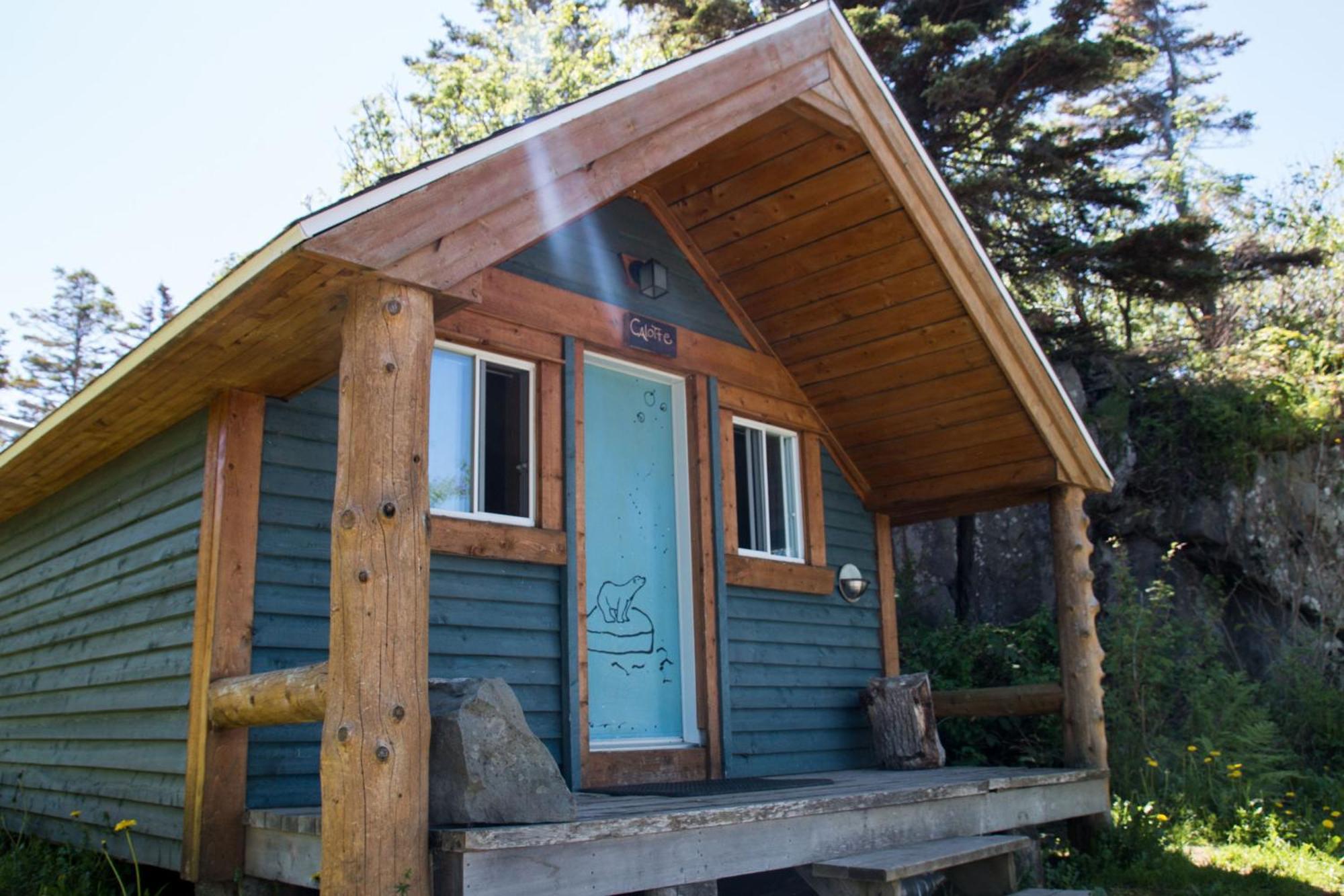 Auberge Festive Sea Shack Sainte Anne des Monts Exterior photo