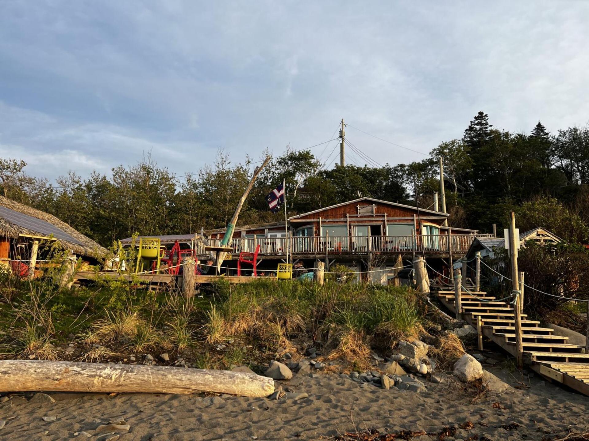 Auberge Festive Sea Shack Sainte Anne des Monts Exterior photo
